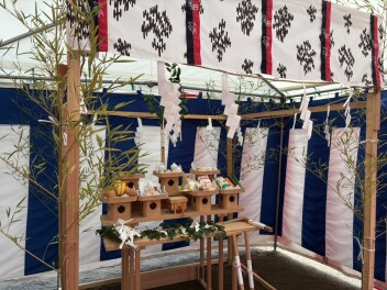 晴天の中、地鎮祭を行いました！